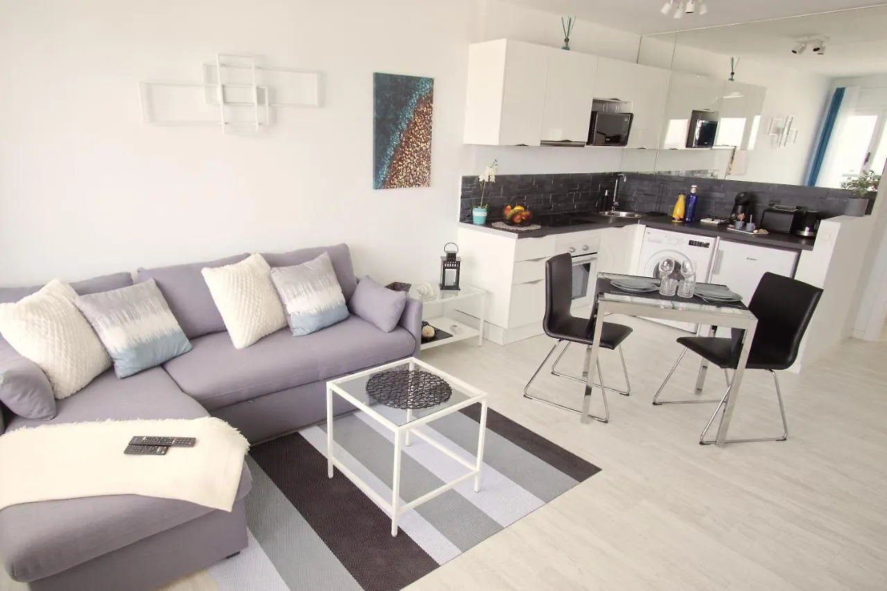 Apartment Portonovo Paraiso - Sea View - Piscina - Wifi - Old Town Puerto del Carmen  Spanien